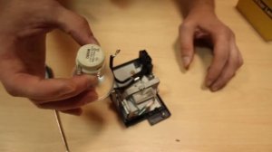 Инструкция по замене лампы в проекторе на примере модели Benq W600+