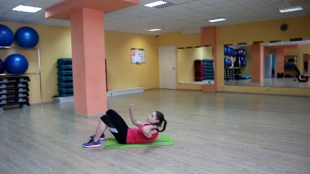 скручивания на полу с собственным весом смотреть онлайн