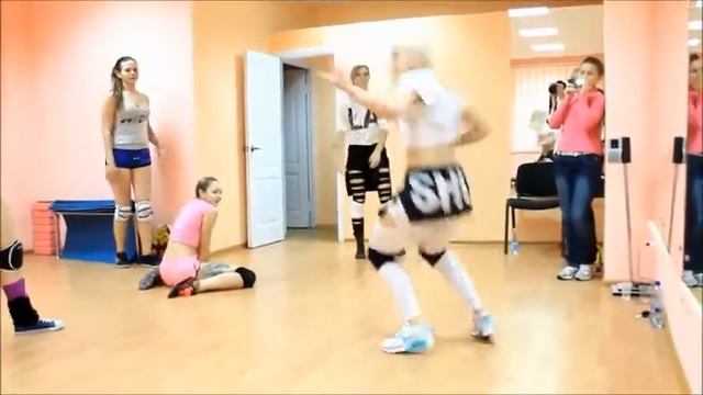 УЛЕТНЫЙ МК TWERK & DANCEHALL by OLIA LETA!_ VIP DANCE Studio смотреть онлайн