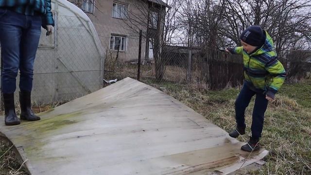 Как САМОМУ поменять поликарбонат на теплице смотреть онлайн