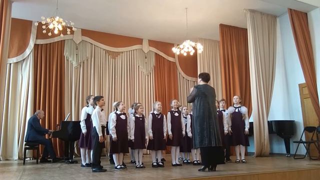 Хор младших классов - Г. Струве "Нотный бал" смотреть онлайн