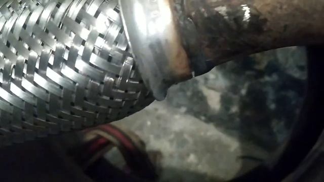 Део Ланос. Замена гофры на выхлопной трубе. смотреть онлайн