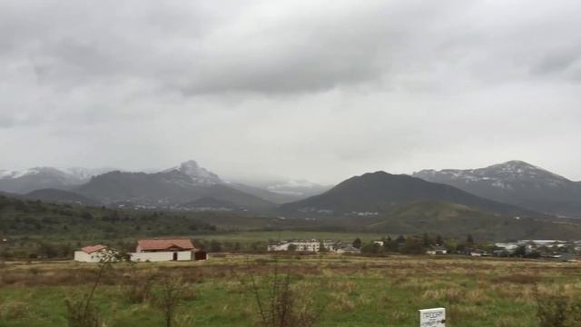 23.04.2017 АНОМАЛЬНАЯ ПОГОДА В КРЫМУ снег в апреле на горах окрестности Судака смотреть онлайн