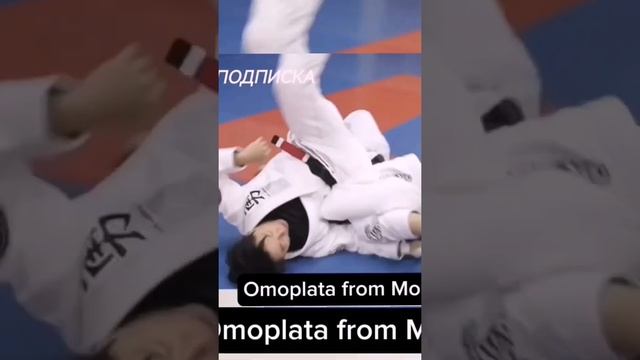 Болевой с кувырка. #боевоесамбо #мма #самбо #shortsvideo #техника #mma #джиуджитсу #бжж #дзюдо смотреть онлайн