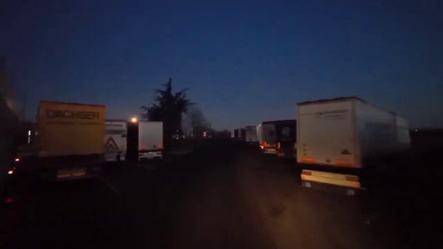 Порезали на паркинге //Париж // Дальнобой по Европе смотреть онлайн