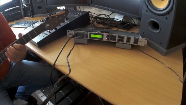 Terratec Axon AX 100 Alternative Synth DreamBlaster X1 demo 2 Live Guitar to MIDI смотреть онлайн