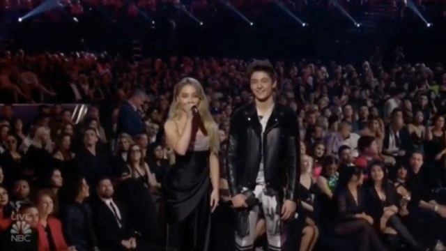 Sabrina Carpenter and Asher Angel presenting Panic! At The Disco at the 2019 BBMAs смотреть онлайн