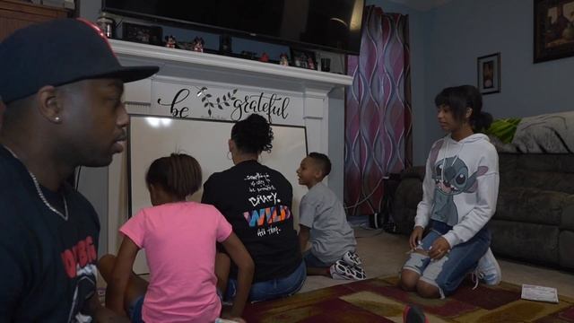 Googly eyes drawing game смотреть онлайн