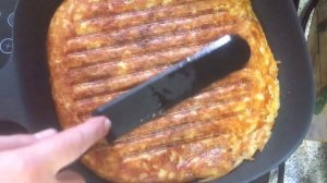 Картофельная пицца на сковороде / Potato pizza in a pan