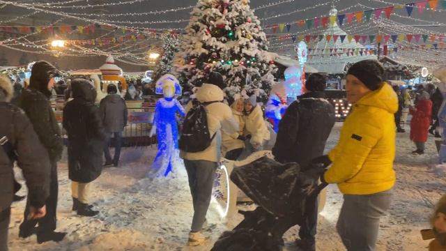 WALKING MOSCOW NEW YEAR CHRISTMAS MARKET 2023 4K - ПРОГУЛКА ПО РОЖДЕСТВЕНСКОМУ БАЗАРУ В МОСКВЕ смотреть онлайн