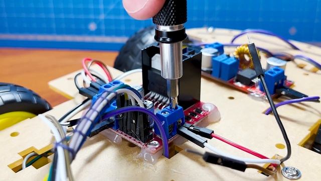 КАК СДЕЛАТЬ АРДУИНО МАШИНКУ НА ГИРОСКОПЕ | Hand Gesture Controlled Car Using Arduino смотреть онлайн