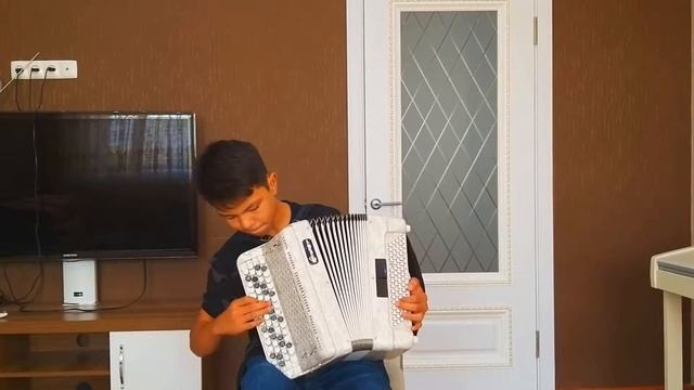 Нұрзат Серікбай Р Гальяно - "Маленький мюз" смотреть онлайн