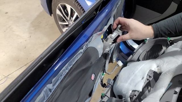 HONDA CIVIC AMP + SUB INSTALL / FRONT & REAR SPEAKER HOW TO INSTALL - DOOR PANEL + REAR DECK REMOVA смотреть онлайн