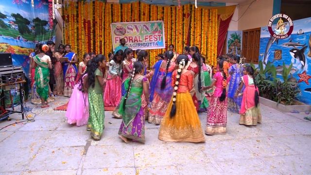 Chinni Ma Bathukamma V6 Song Dance Performance || SVN High School YGT || Bathukamma Celebrations смотреть онлайн