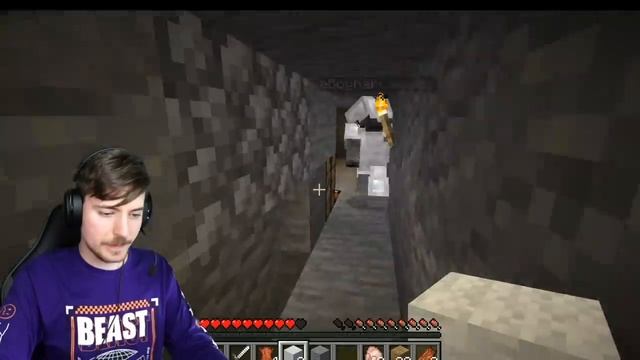 3 Minecraft Speedrunners VS Hunter ft. MrBeast смотреть онлайн
