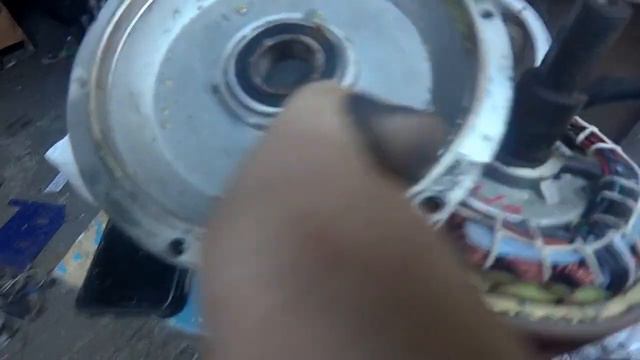 ЗАЧЕМ НУЖНО РАЗБИРАТЬ И СМАЗЫВАТЬ МОТОР КОЛЕСО последствия попадания влаги внутрь смотреть онлайн