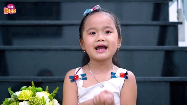 Cháu Yêu Bà ✿ Bà Ơi Bà ♫ Nhạc Thiếu Nhi Bé MinChu - Thần Đồng Âm Nhạc Nhí Việt Nam