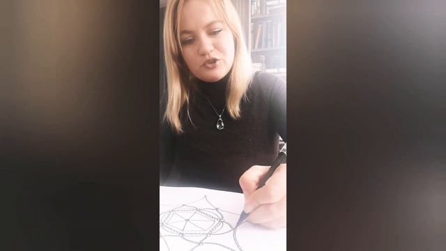 Рисуем кристаллическую мандалу #арттерапия #артароматерапия смотреть онлайн