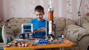 Обзор Лего Сити (LEGO City) Ракета для запуска в далекий космос и пункт управления запуском (60228)