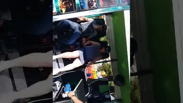 Покачались на качелях