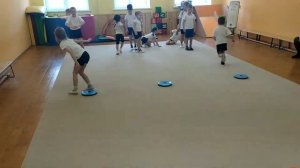 Развиваем равновесие с использованием диска здоровья