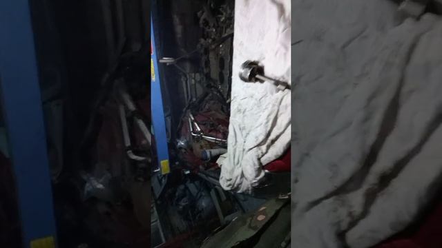 Проверка уровня и давления масла