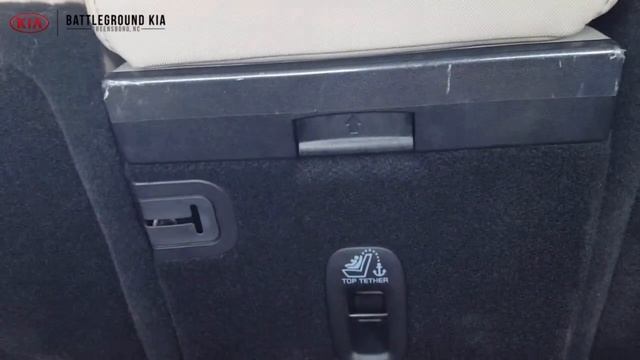 Folding down seats in the 2020 Kia Sorento смотреть онлайн