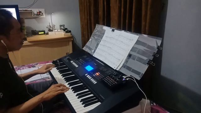 Yesterday - The Beatles - Yamaha PSR E423 смотреть онлайн