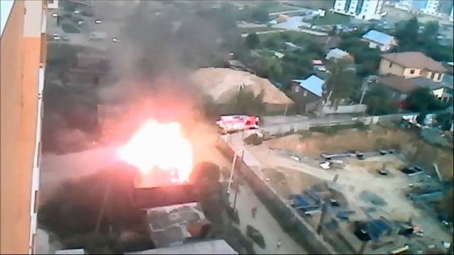 все пьяные и злые пожар у Димона куда бежать кого будить смотреть онлайн