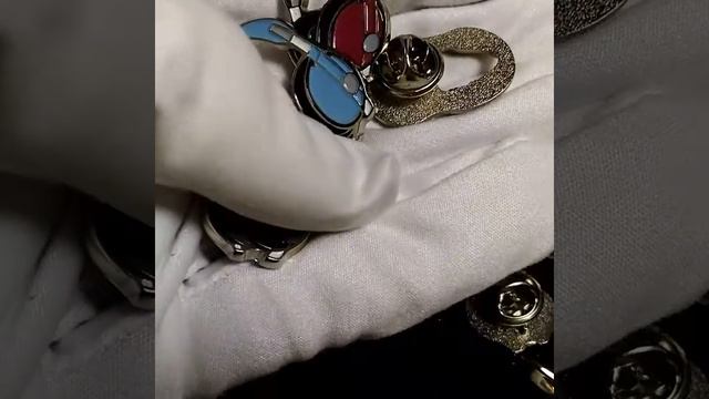 Значки Наушники из никеля с цветной эмалью для компании Panasonic смотреть онлайн