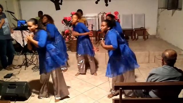 Sobe meu Louvor e desce Gloria Coreográfica смотреть онлайн