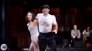 А МЫ ТАНЦУЕМ