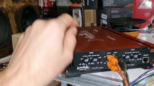 как подключить и настроить два динамика и сабвуфер к четырехканальному усилителю