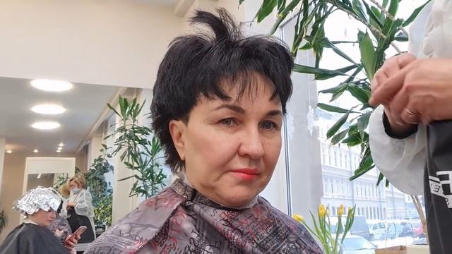 Подстриглась! Уложилась! Улыбнулась! Порадовала себя вкусняшкой!). К Весне готова! А Вы? смотреть онлайн