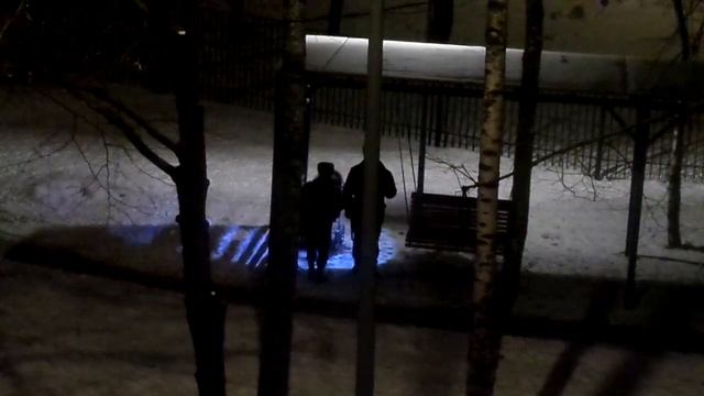 Вешняки.во дворе ночью в 4 утра на морозе оставлена коляска,что в ней.07.02.2023 смотреть онлайн