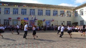 Танец 9 класса на 1 сентября (МБОУ СОШ№10  ст.Медведовская)