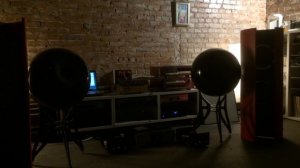 Round Audio. Коровки играют стерео. 100 ГДШ-33-16 «Ноэма»