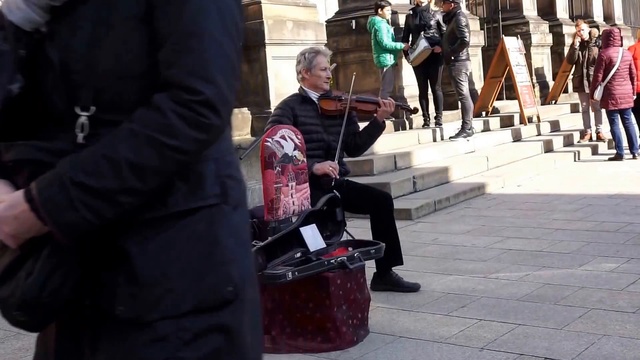 УЛИЧНЫЙ СКРИПАЧ ОТ БОГА ► Краков, Польша смотреть онлайн