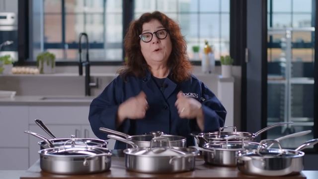 What’s the Difference Between a Skillet and a Sauté Pan? | Equipment Review смотреть онлайн