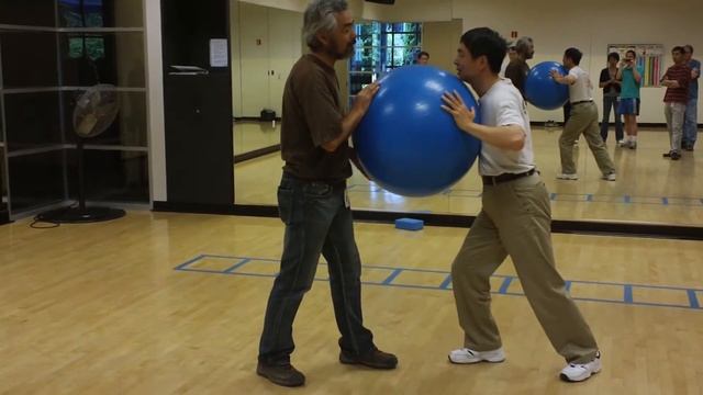 (Sample) How to Train Relax-Empty-Round-Fulfill in Taiji form, Part 1 смотреть онлайн