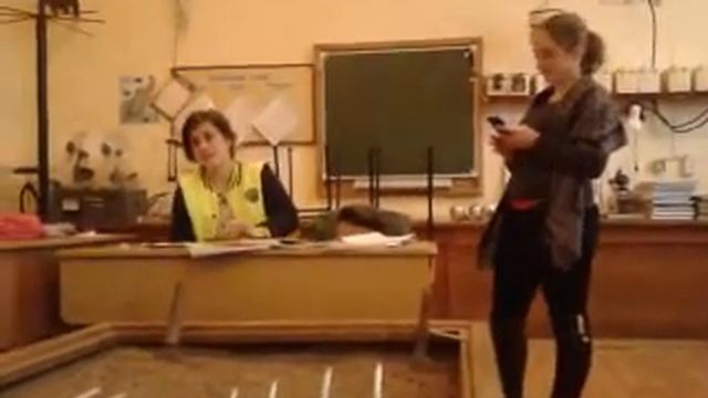 На лабораторных работах снимает скрытая камера смотреть онлайн