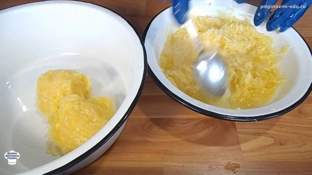 Пицца из кабачков приготовленная в духовке с колбасой и помидорами смотреть онлайн