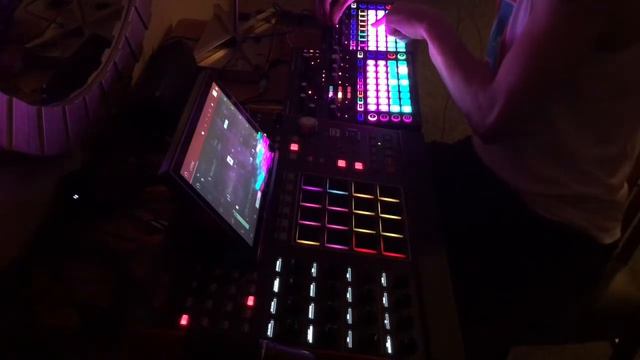 EyeWill Play Somethin #12 (Hotel Jam) First time with Novation Circuit and Mono Station with Mpc X смотреть онлайн