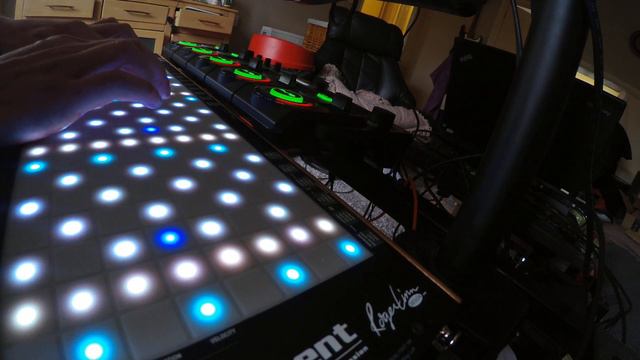 1st test of SWAM Double Reed library, Violin, Cello and Piano with Linnstrument & Looper. смотреть онлайн