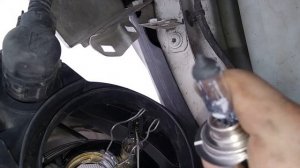 Repairs Citroen. Ситроен Джампер. Как заменить лампочки ближнего света и габариты в фарах.