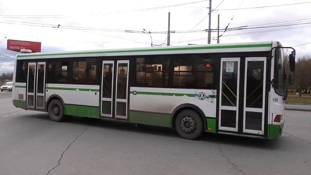 Автобус ЛиАЗ-5256.60 №196 по маршруту №111 Среднеруальск - Екатеринбург на ул.Фронтовых Бригад смотреть онлайн