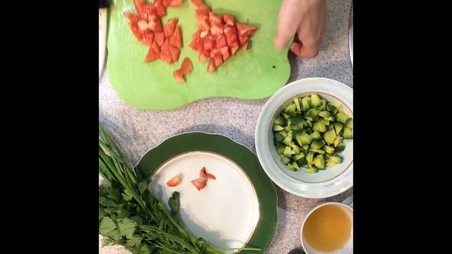 Как полюбить авокадо?//Очень вкусный салат из авокадо.
