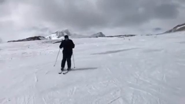 Учебный склон в Домбай как научится кататься на горных лыжах смотреть онлайн