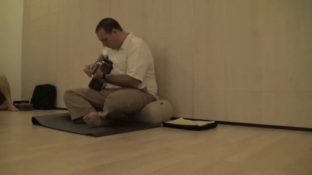 Jeremy Occhipinti "Shiva Shiva Shiva Shivaya" Sing Into Yoga 9-13-10 смотреть онлайн
