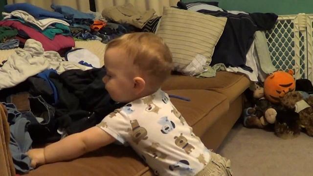 Theo's Laundry Game смотреть онлайн